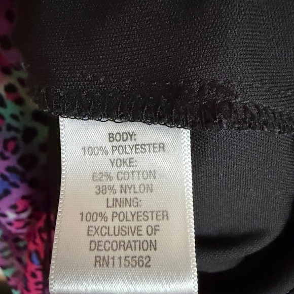 Vibrant Leopard Print Kids Dress with Lace Detail - Picture 10 of 10